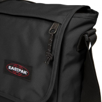 Eastpak 'Delegate +' Umhängetasche mit Laptopfach 17' 20l black