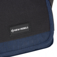 New Rebels 'Solar' Newton Flap Schultertasche klein shadow blue