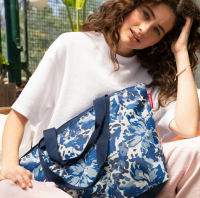 Reisenthel 'shopper M' 15l flora blue